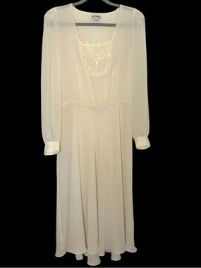 Vintage Lizzy & Johnny Sheer Cream Colored Midi Maxi Dress Size 6